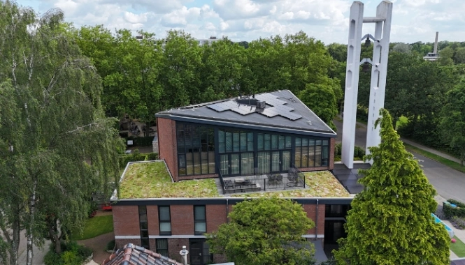 Groendak op kerk gebouw